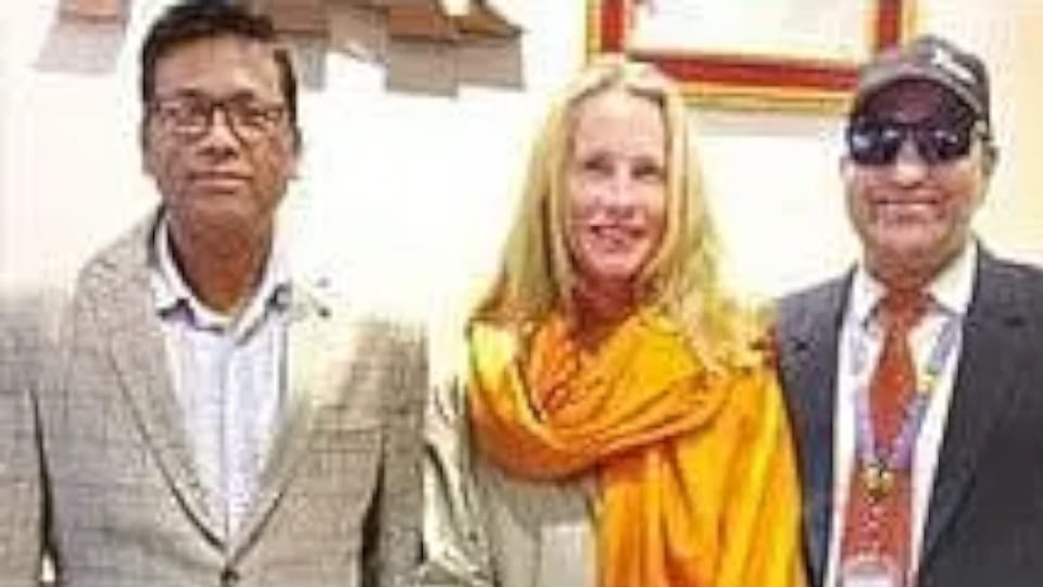 Mahakumbh 2025 Steve Jobs wife Laurene Powell Return After Visiting Maha Kumbh Prayagraj News in Hindi