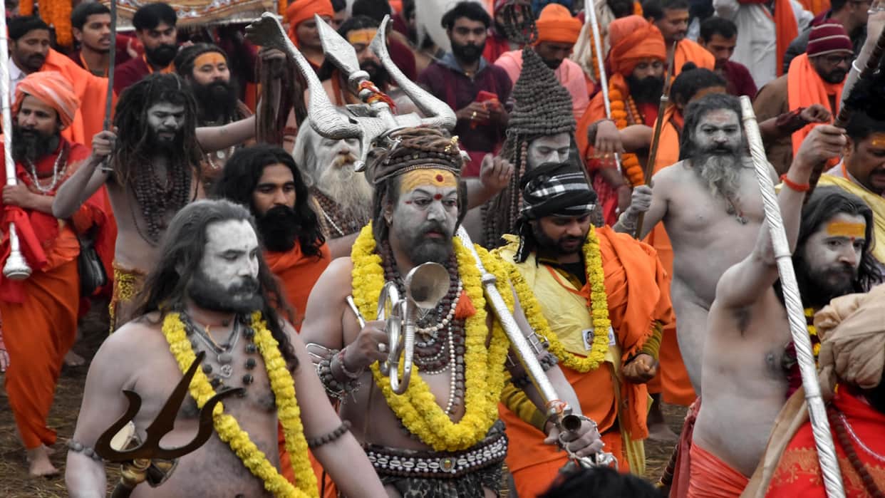 Why Naga Sadhus Are Not Cremated after demise Know Unique Rituals naga sadhu ke shav ko kyu nahi jalaya jata