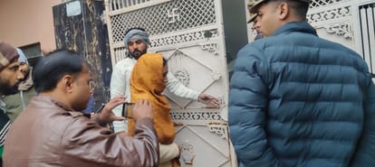Son of a police inspector imprisoned his wife in the house police broke the lock and took her out