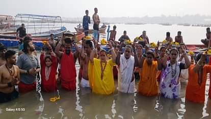 Mahakumbh : महोत्सवों पर महाकुंभ... रेती पर तीन अखाड़ों ने बनाए 23 महामंडलेश्वर Mahakumbh: Mahakumbh on festivals... three Akharas built 23 Mahamandaleshwars on the sand