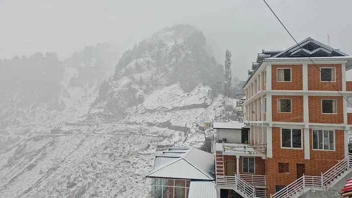 Uttarakhand News Heavy Snowfall in harsil auli chakrata See Beautiful Views