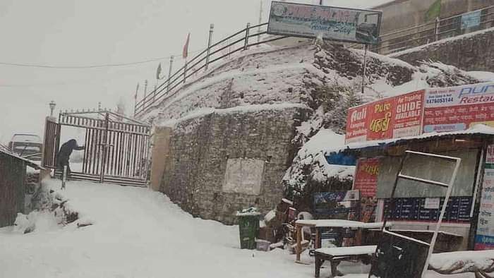 Uttarakhand News Heavy Snowfall in harsil auli chakrata See Beautiful Views