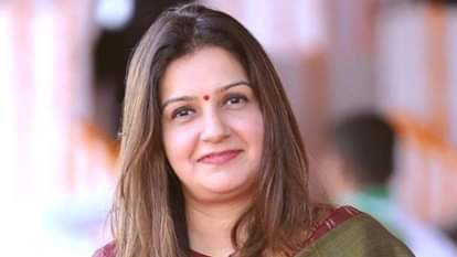 प्रियंका चतुर्वेदी