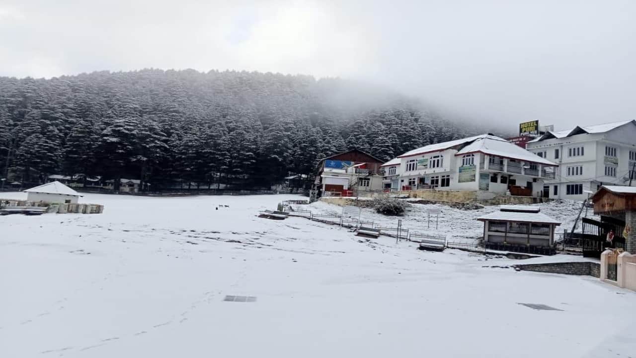 Himachal Weather: high altitude areas again covered in white sheet of snow, rain in many lower areas, see phot