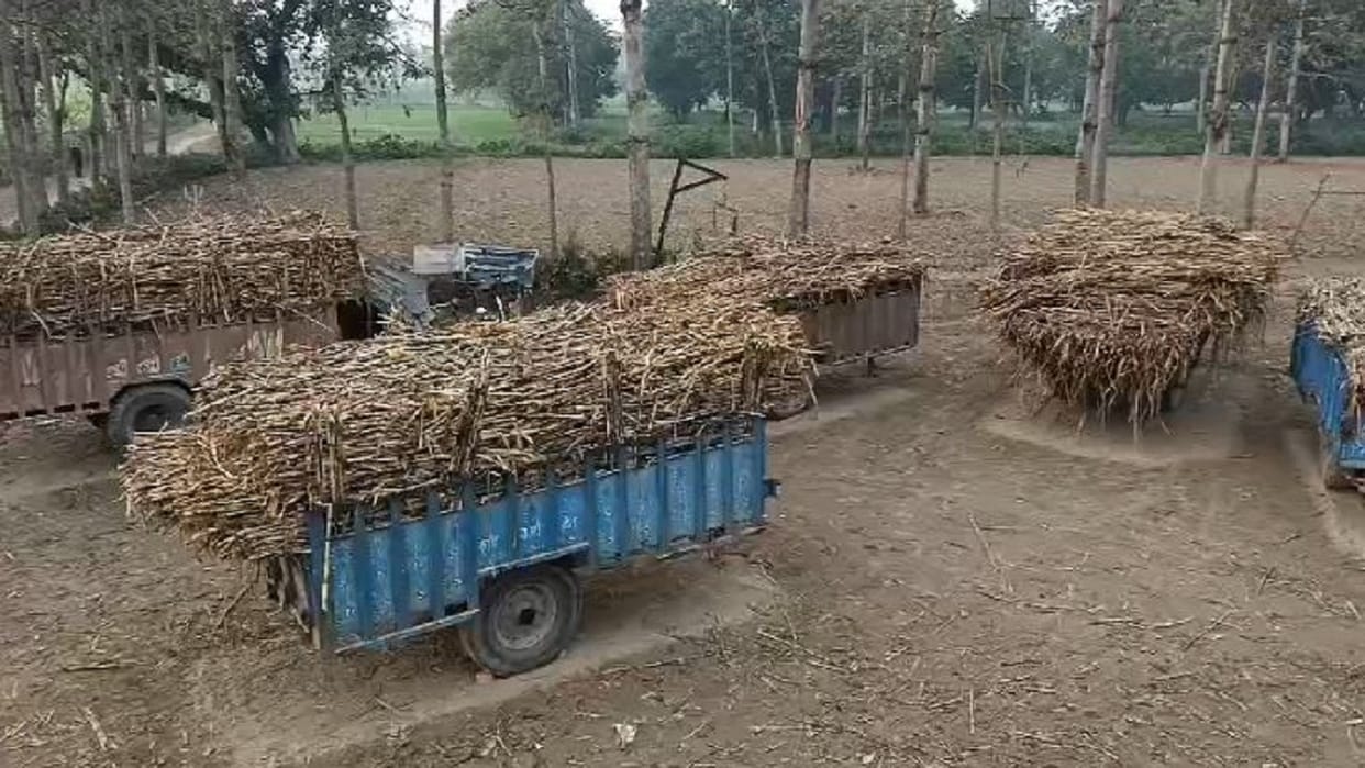 Devipurwa Center after the death of three children in the accident sugarcane drying up farmers worried