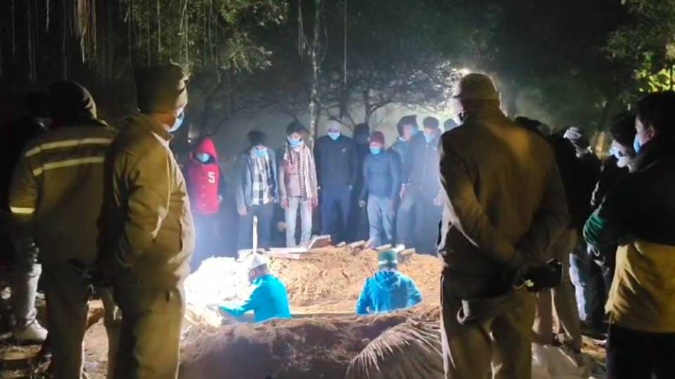 postmortem was done again In case of murder of e-rickshaw driver for money confirmed death due to head injury