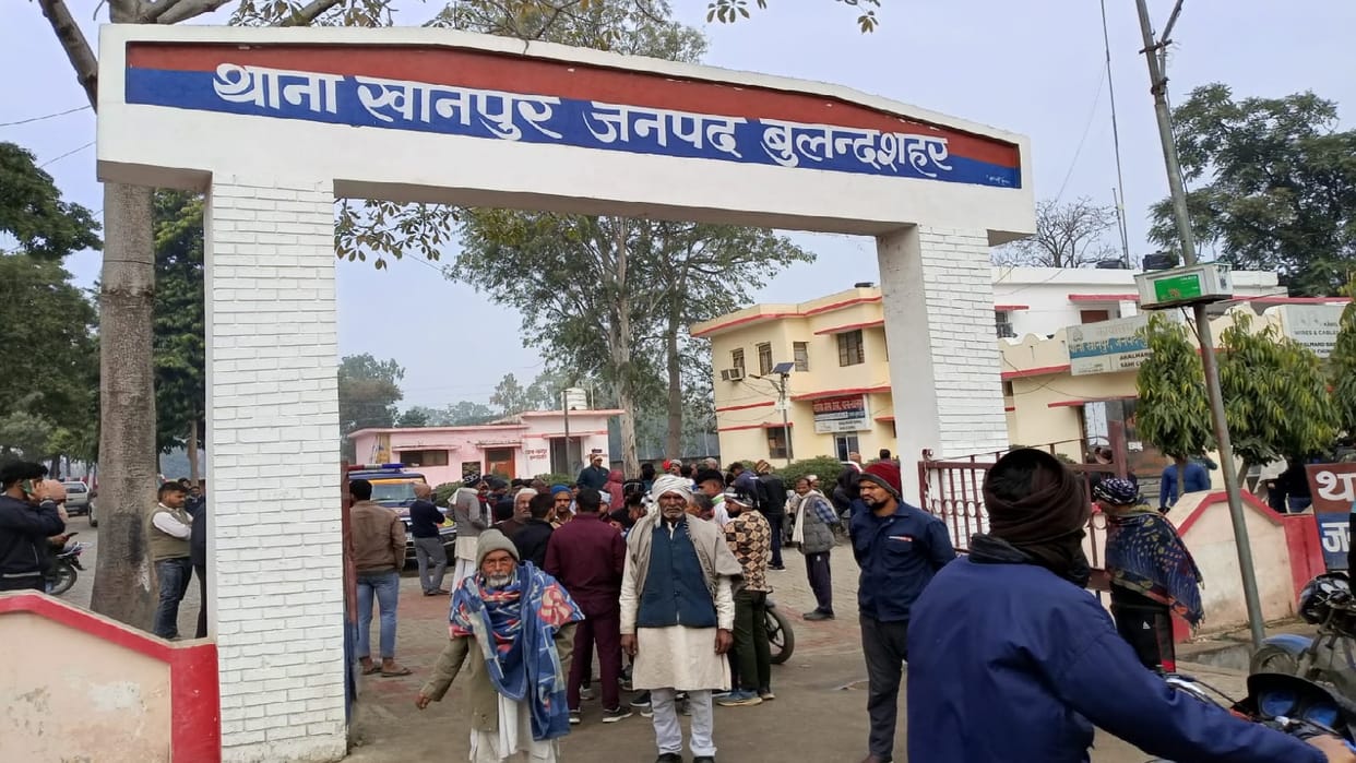 Uncontrolled car hits school girl in Bulandshahr she dies