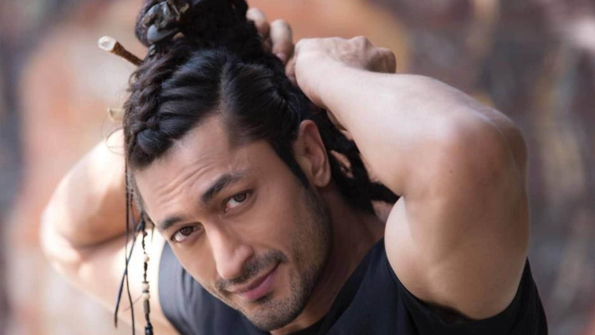 Not Only Saif Ali Khan Vidyut Jamwal turned into real life hero when he nab two thieves broke into his house
