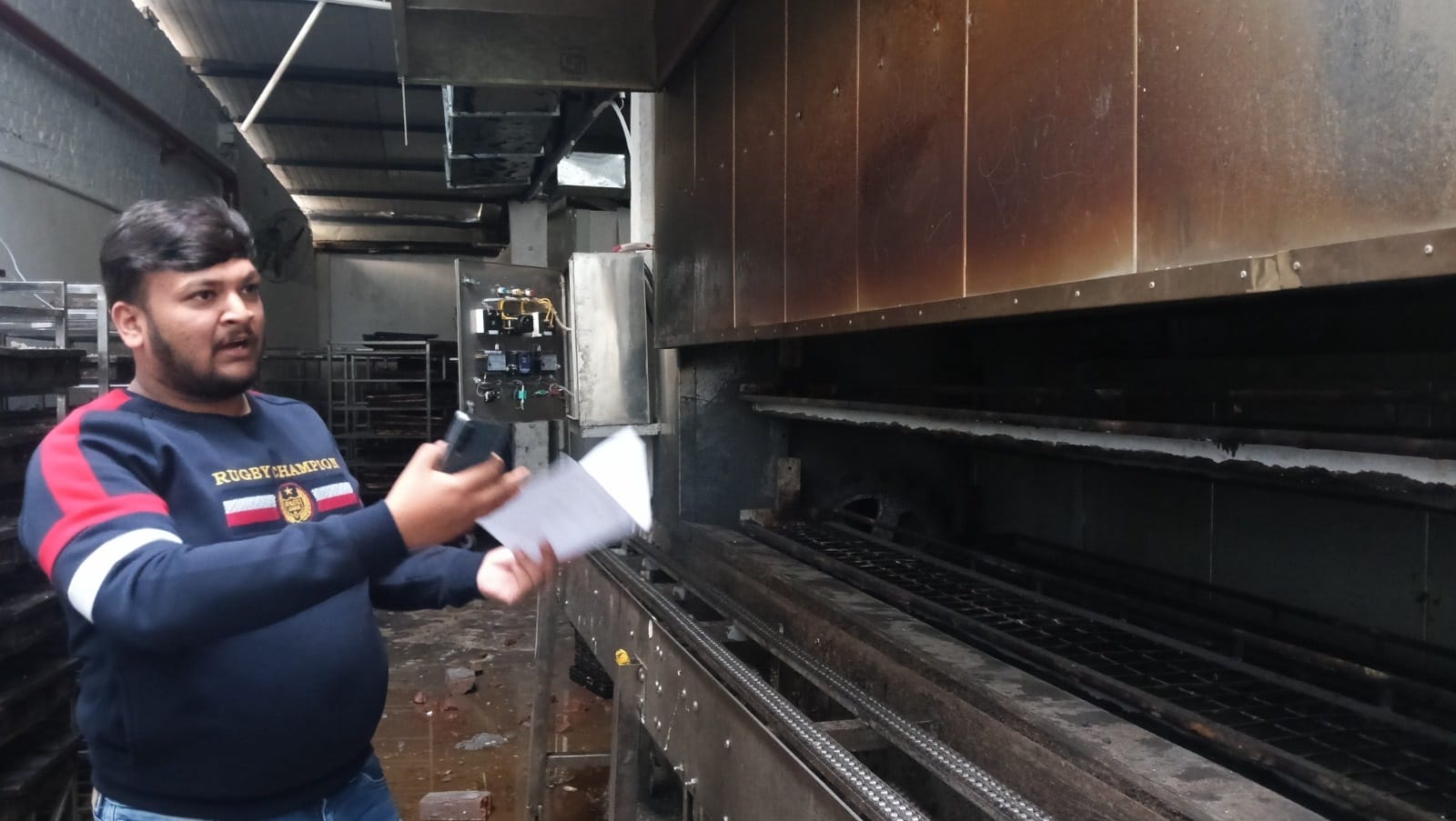 People were shaken by explosion in Agra Medley Bakery read story of eyewitness
