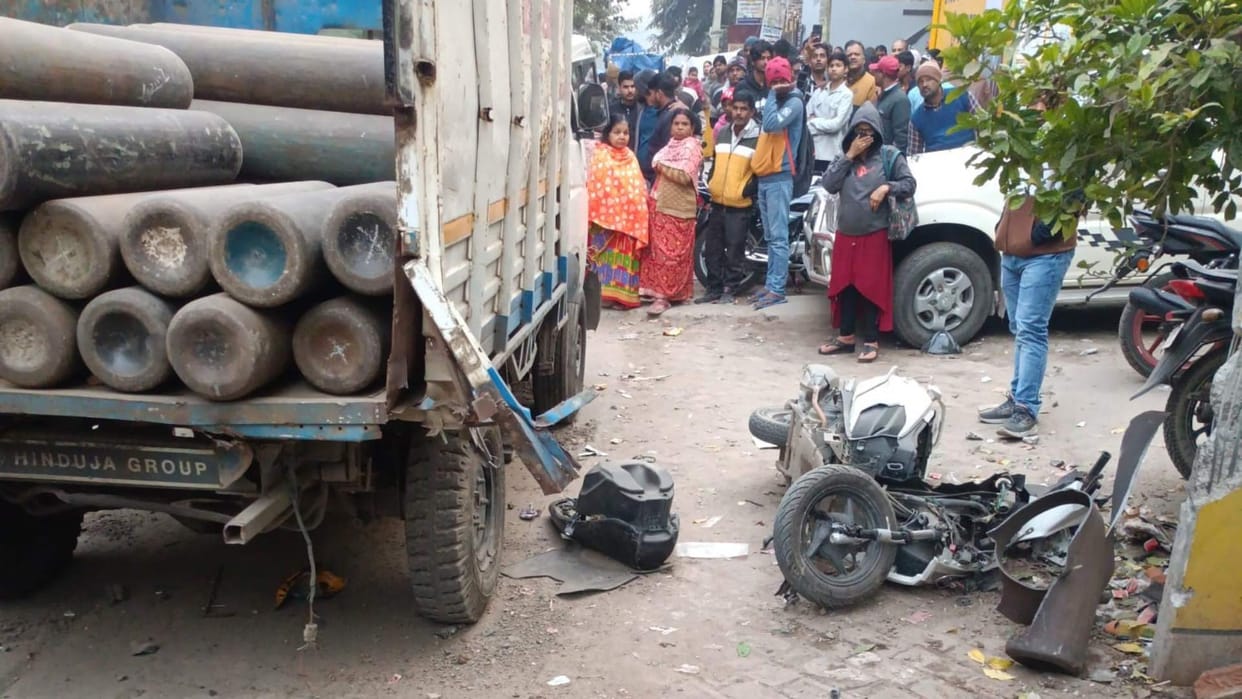 Bihar News : Bhoothnath Road Patna cylinder blast died person and injured