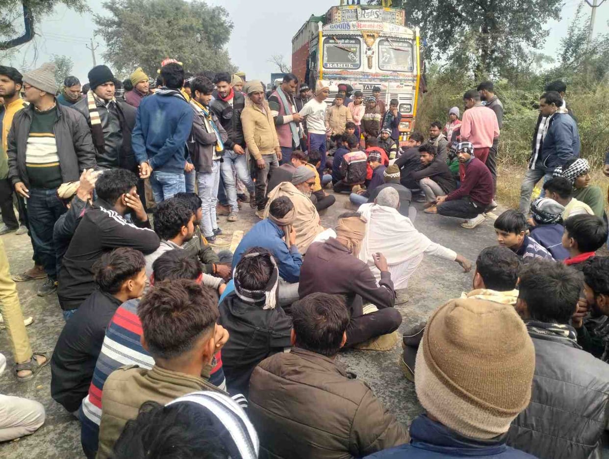 Situation became tense during martyrs last rites now Lekhpal suspended