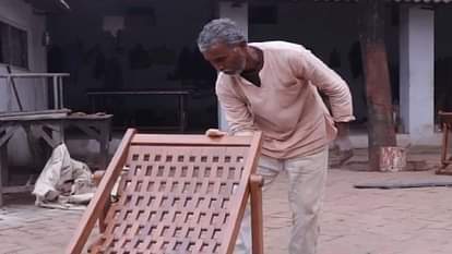 judge giving verdicts while sitting on a chair made by the prisoners of Bareilly Central Jail