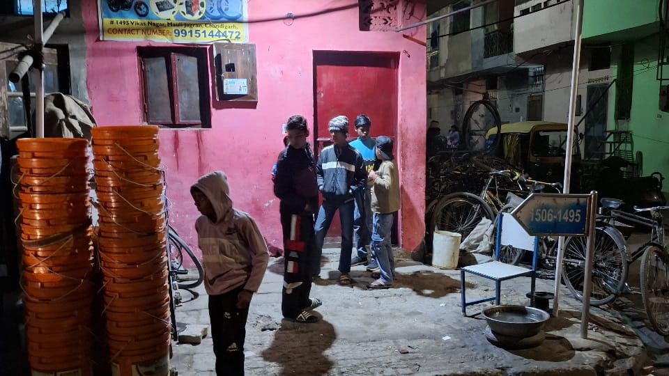Two children got burnt due to fire from cylinder in Mauli jagran chandigarh