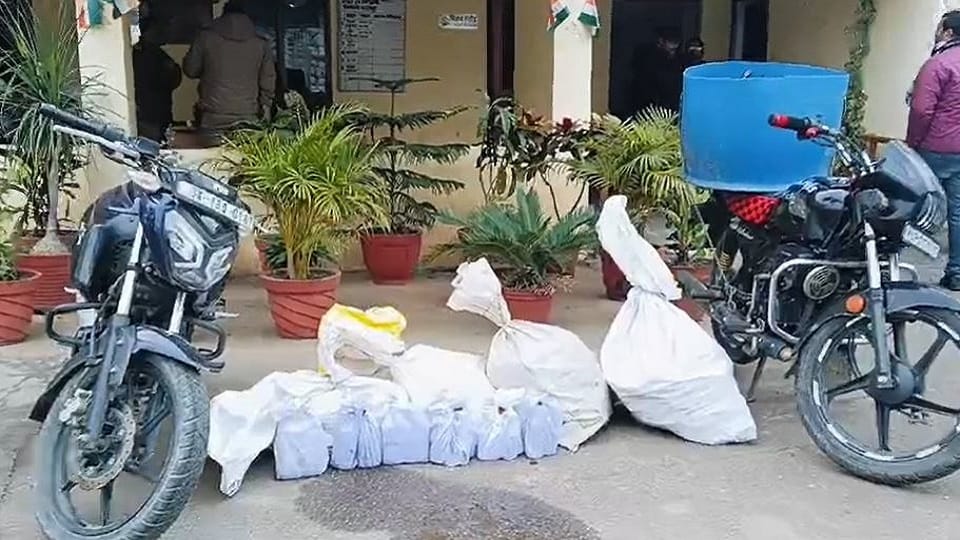 Two arrested with spurious liquor in Kashipur
