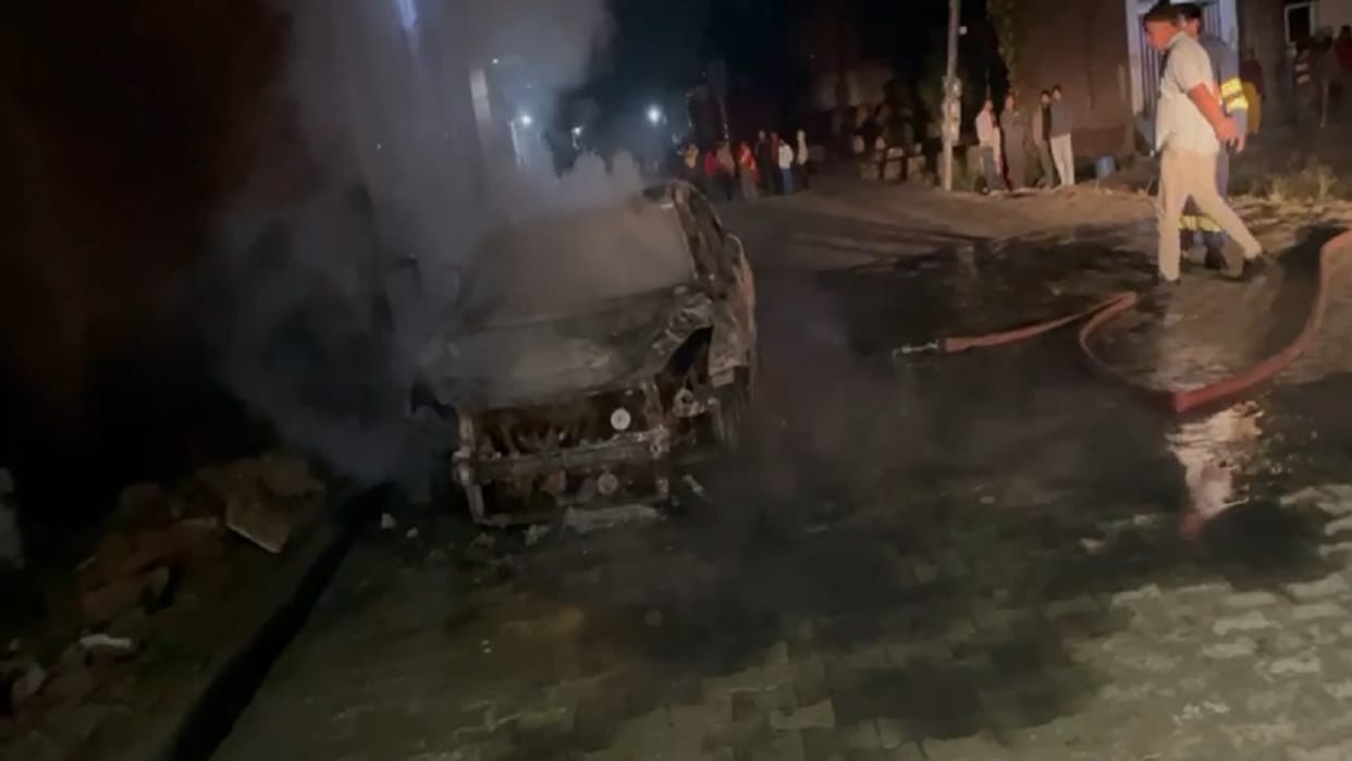 Neighbour's car set on fire out of jealousy in Panipat, incident captured on CCTV