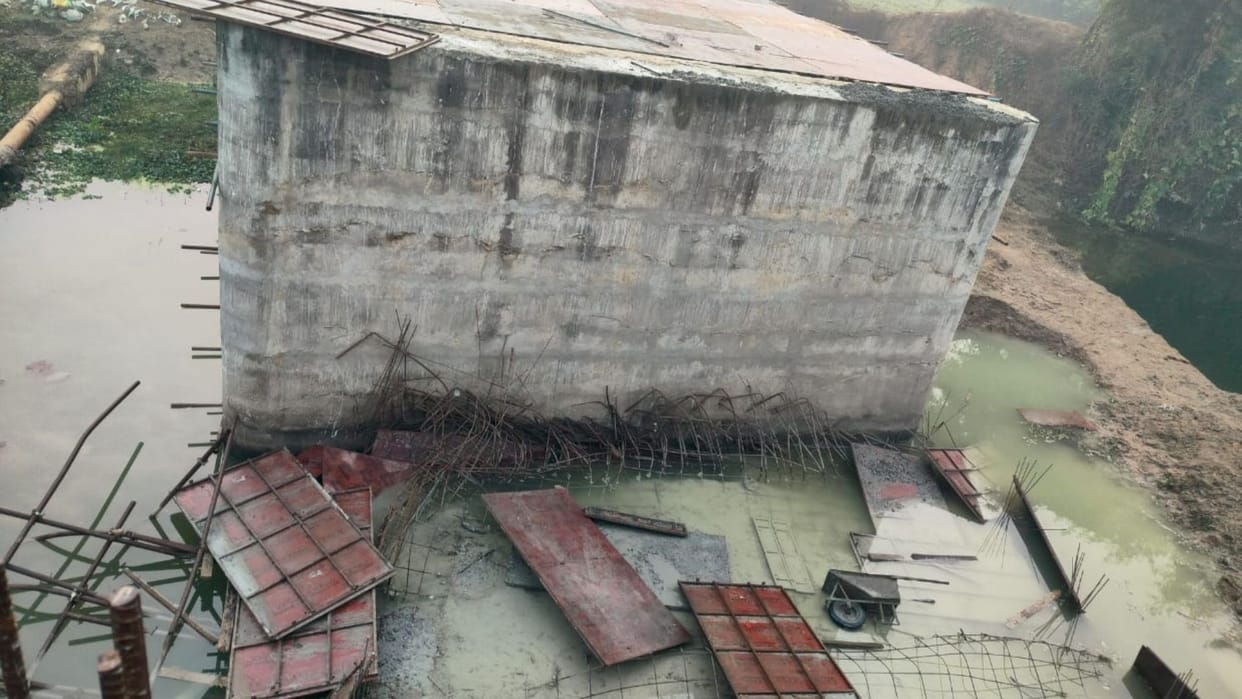 Accident making slab bridge built on Gadai river shuttering fell two workers buried condition critical
