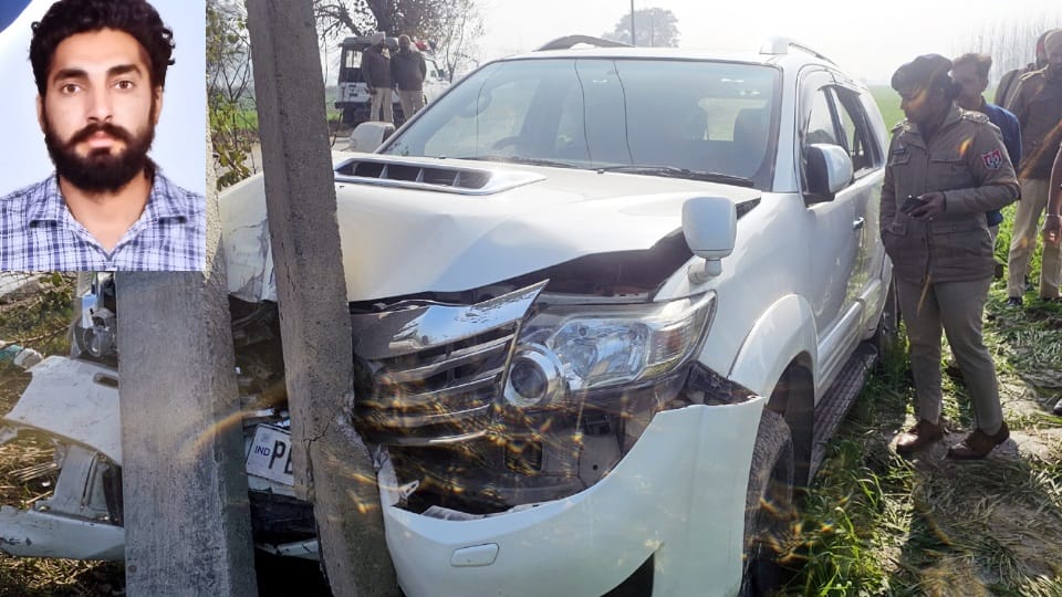 Youth shoots himself in moving Fortuner dies in Machhiwada Sahib