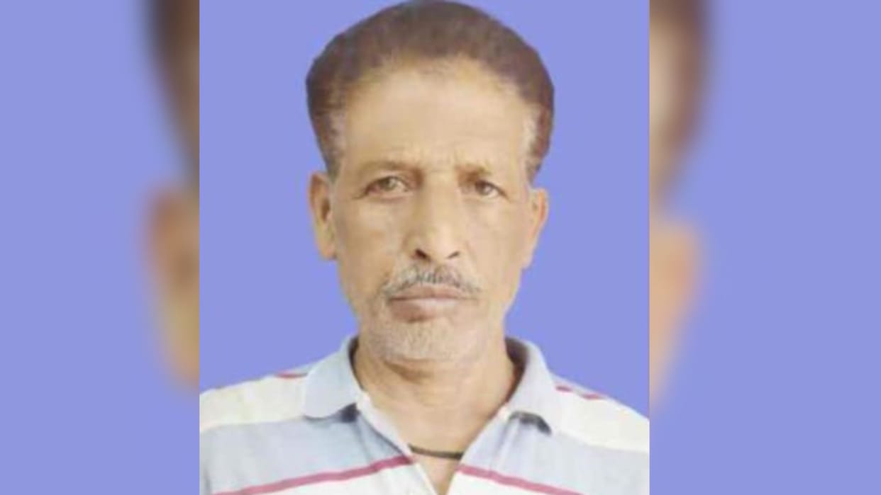 Road Accident in Chandauli farmer death pickup ran and shop escape cattle smugglers fled