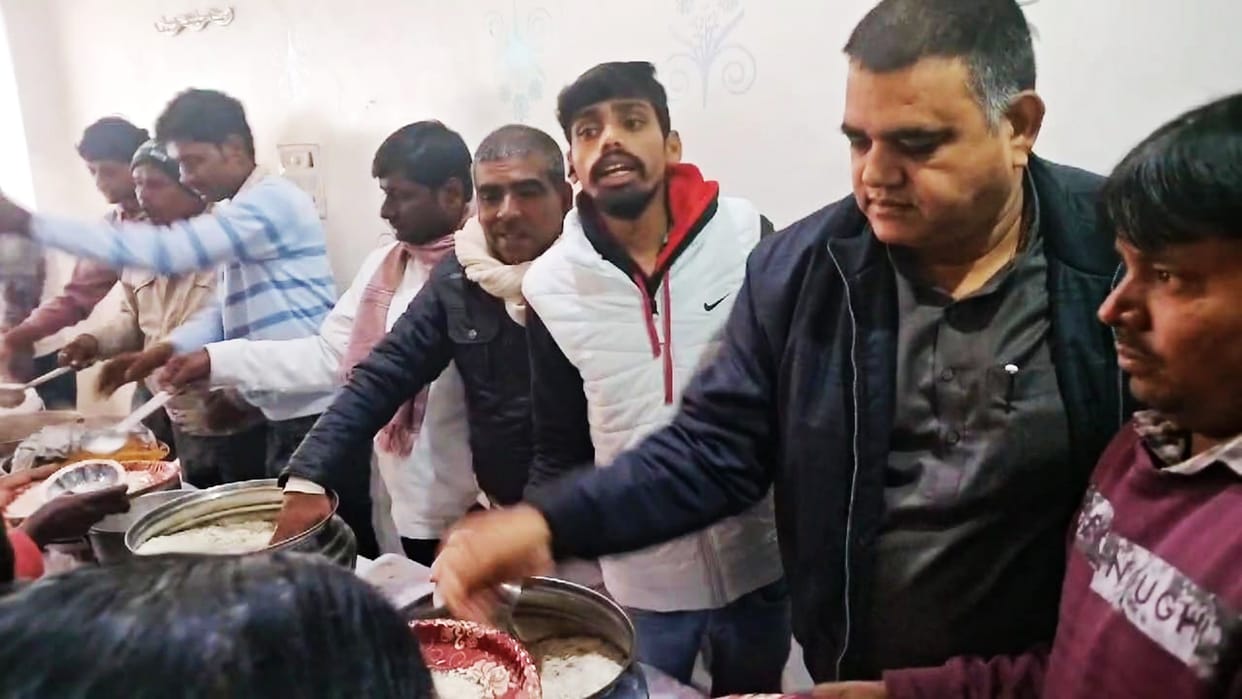 Nalanda: RJD Leader Shakti Singh Yadav said in Dahi-Chudha feast JDU is not a party, but a gang of 3-4 people