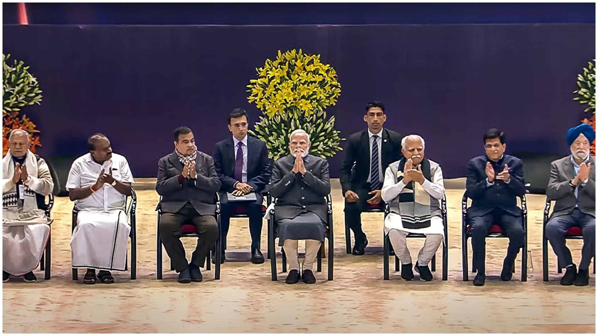Auto Expo 2025: PM Modi addresses at the Bharat Mobility Global Expo Latest News Update