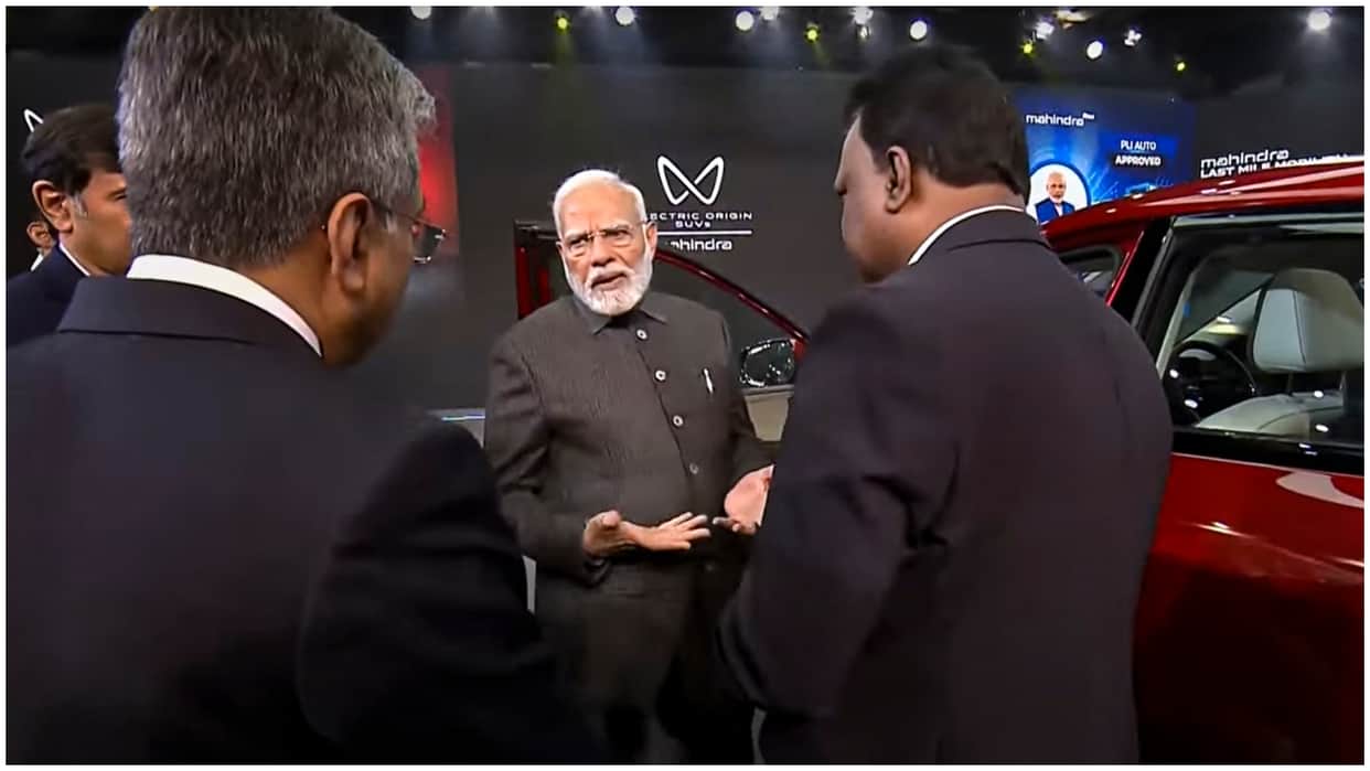 Auto Expo 2025: PM Modi addresses at the Bharat Mobility Global Expo Latest News Update