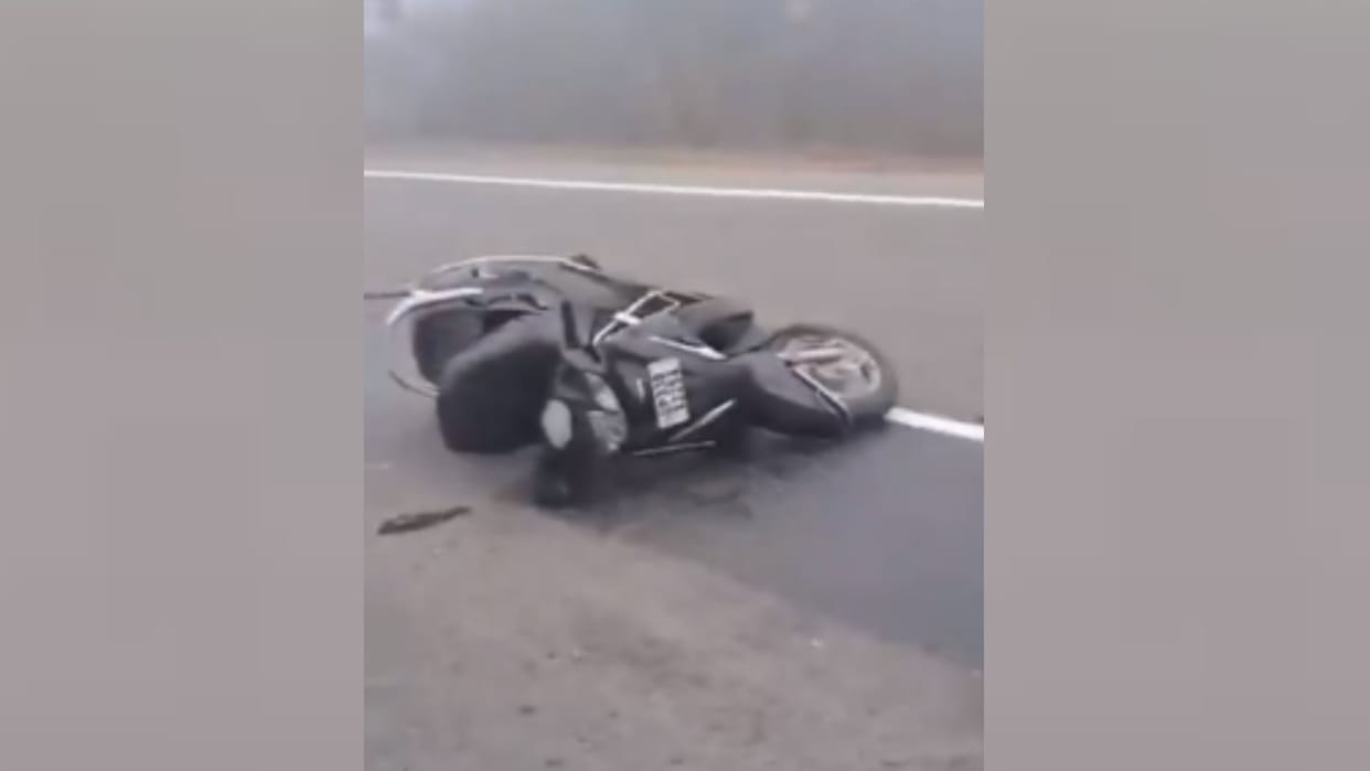 A student died in an accident on Lucknow Prayagraj highway in Raebareli.