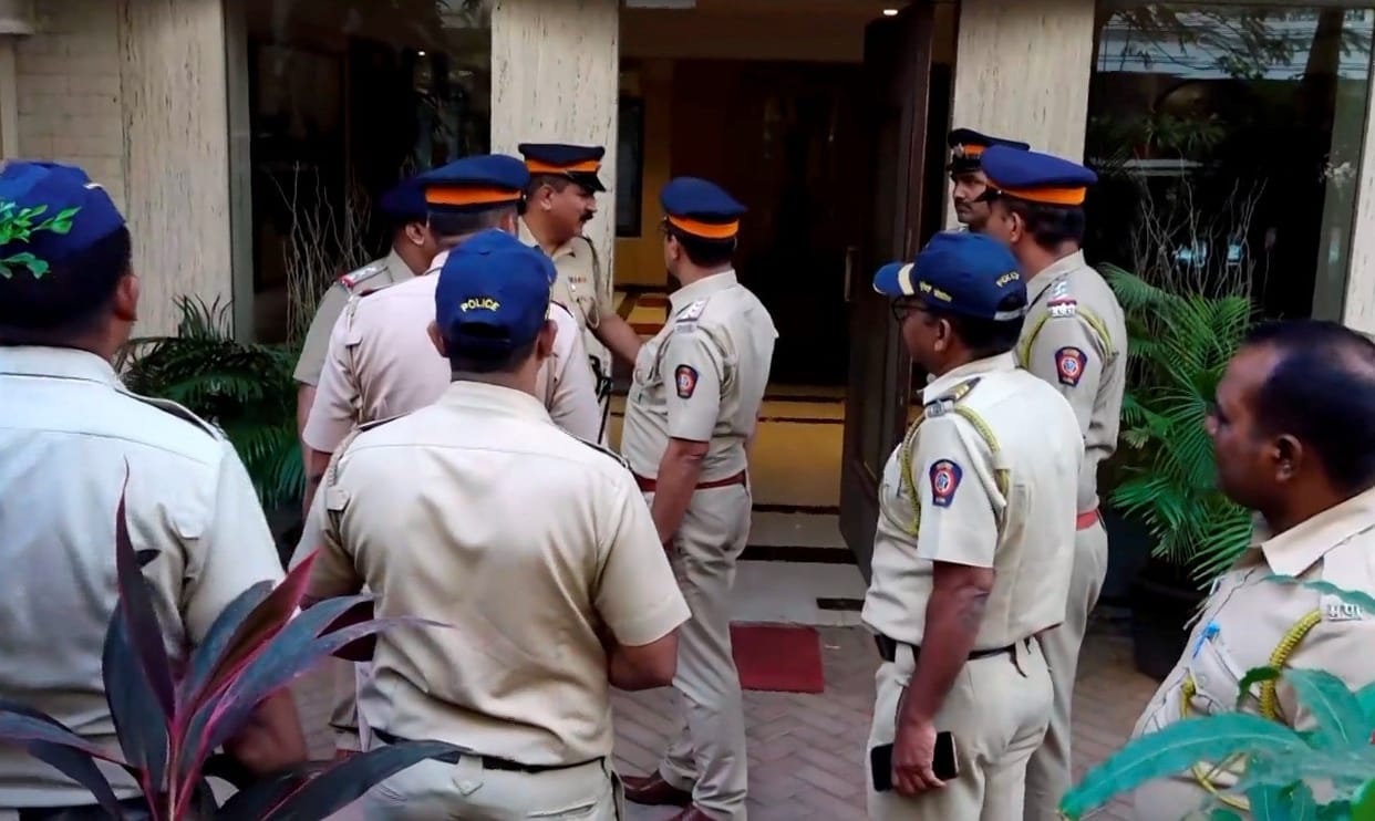 maharashtra row sparks over eating non veg in mumbai mns threatens