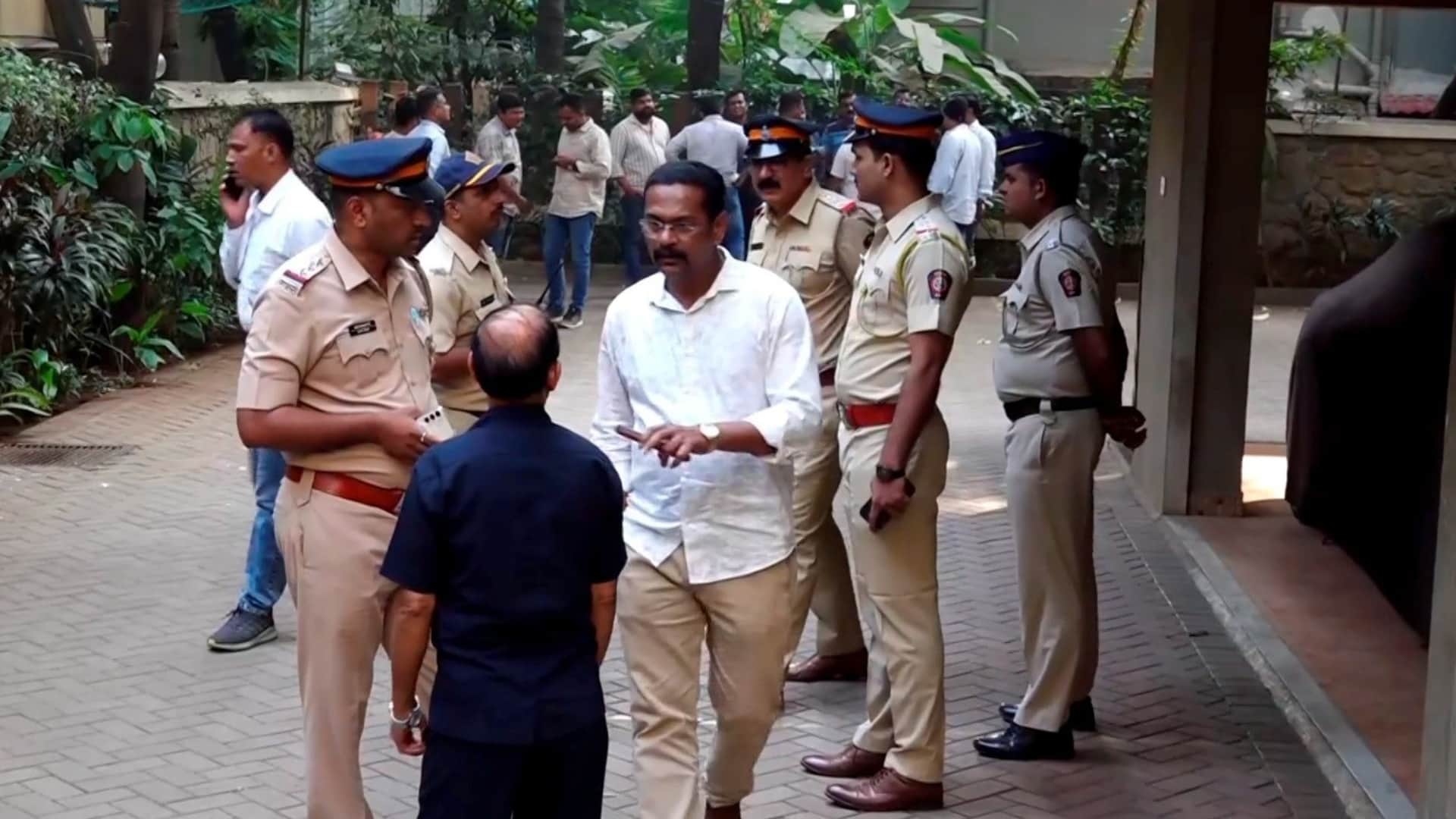 Police suspects everyone who close to saif ali khan in recent times theory of abduction of Jeh and Taimur