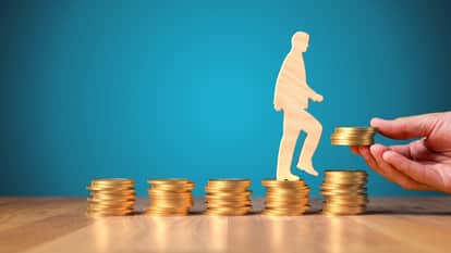 India Salary Hike 2026: Average 9.1% Pay Raise Expected, GCC Sector to See Highest Growth