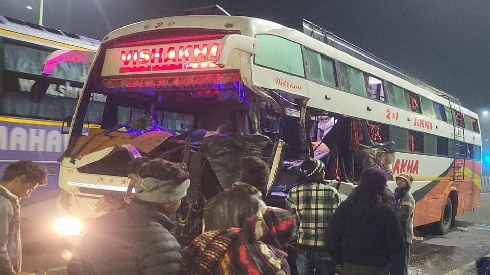 Sleeper bus overtaking collided with a truck nine passengers injured in Jaswantnagar