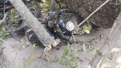 Ayodhya News: Neem tree suddenly fell, child died after being crushed... Four people including two girl students injured child died after being crushed by falling Neem tree In Ayodhya Four people including two girl students injured