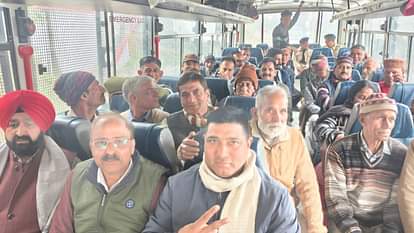 Kangra: मुख्यमंत्री से मिलने जा रहे संघर्ष समिति के सदस्यों को पुलिस ने हिरासत में लिया, जानें पूरा मामला police detained the members of the Sangharsh Samiti who were going to meet the Chief Minister