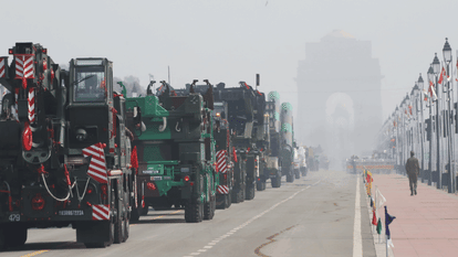 कर्तव्य पथ पर गणतंत्र दिवस परेड की रिहर्सल।