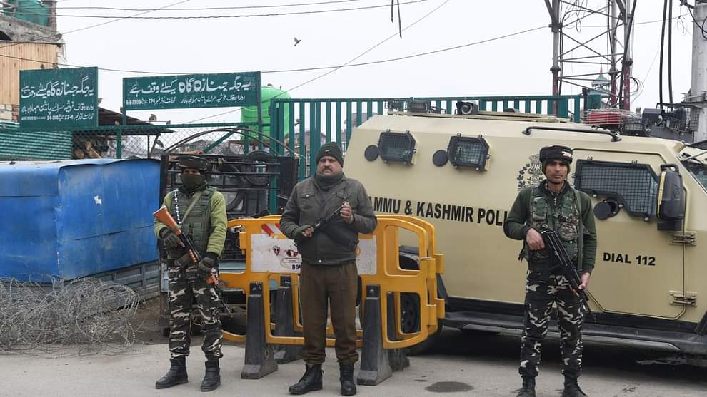Srinagar: Security forces keep an eye on Lal Chowk, security increased in Srinagar before Republic Day, see th