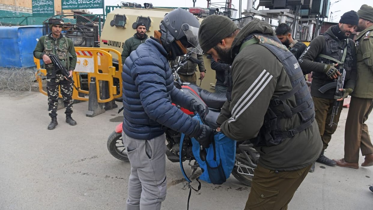 Jammu Kashmir: Alertness increased after terrorists were seen in Samba, security forces put blockade on rivers
