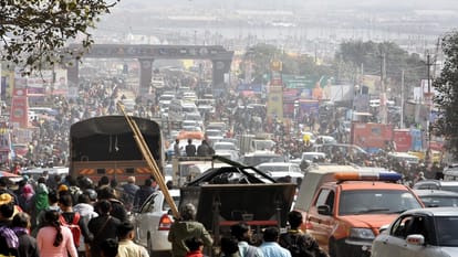 Wherever you go in the fair, there is jam, pontoon bridge remained closed for 2.5 hours, devotees got upset.