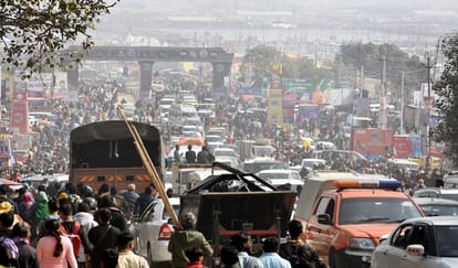 Wherever you go in the fair, there is jam, pontoon bridge remained closed for 2.5 hours, devotees got upset.