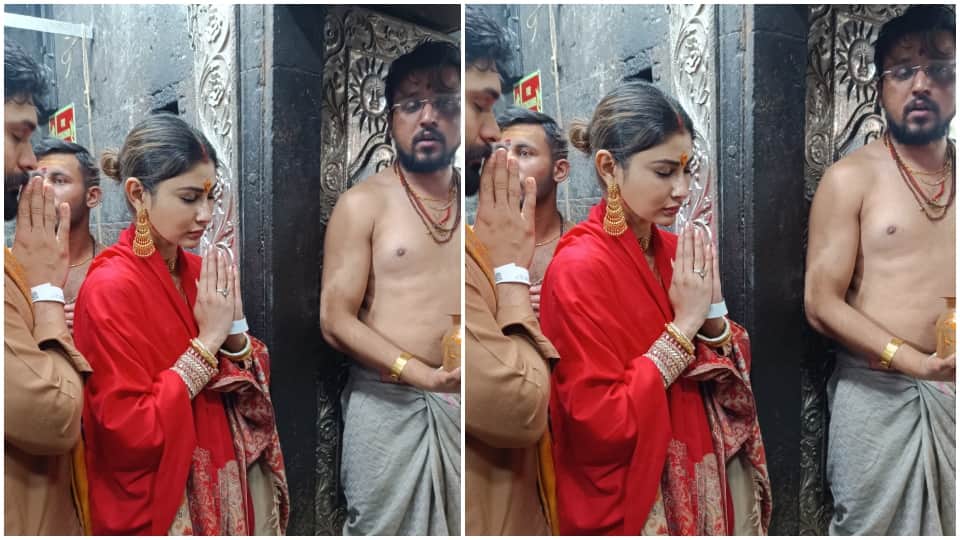 TV Acress Mouni Roy Visited Ujjain Mahakal Participated in Bhasma Aarti Photos News in Hindi