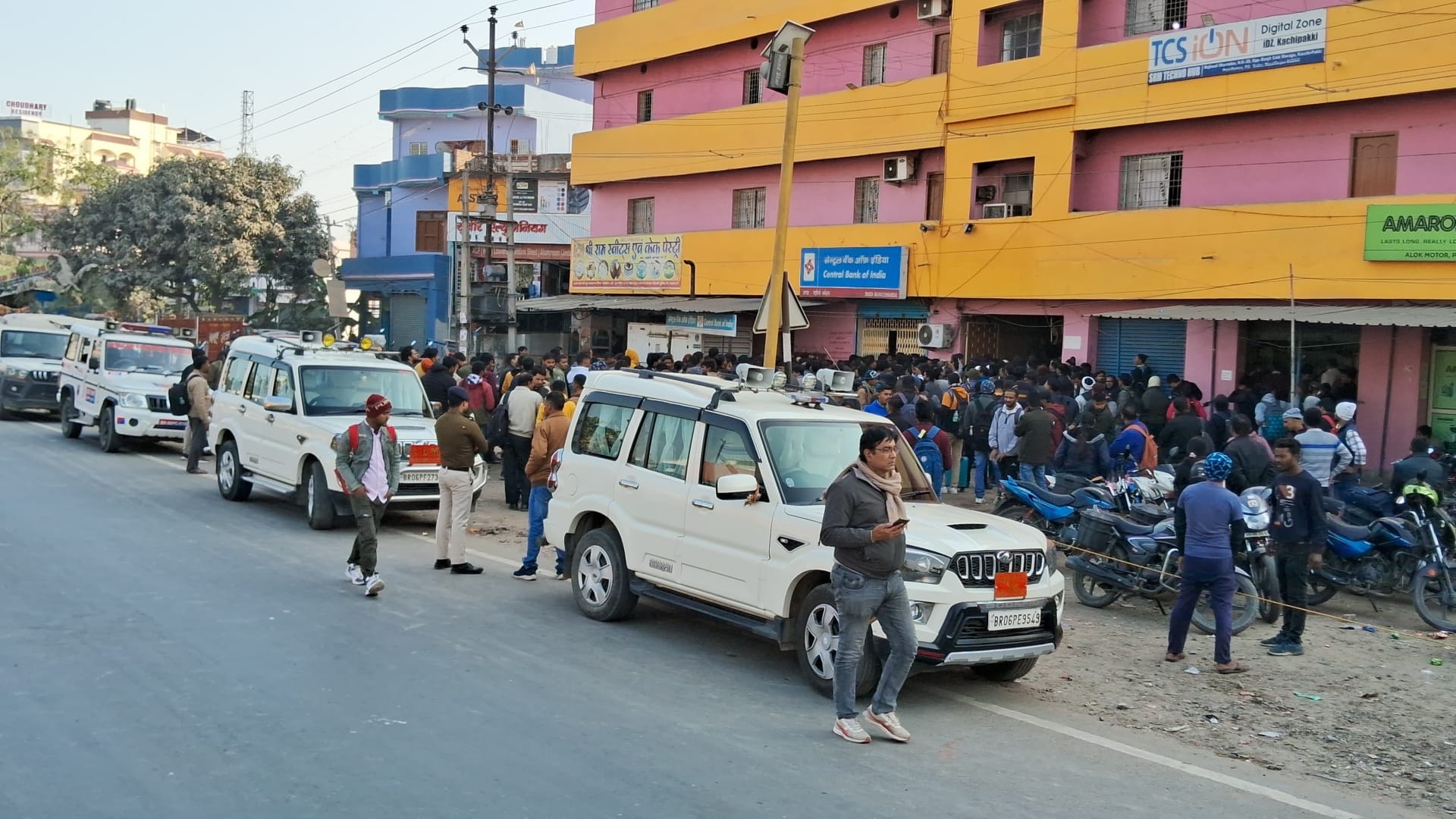 Muzaffarpur News: Students create ruckus in SSC CGL exam, adamant on demand for re-examination