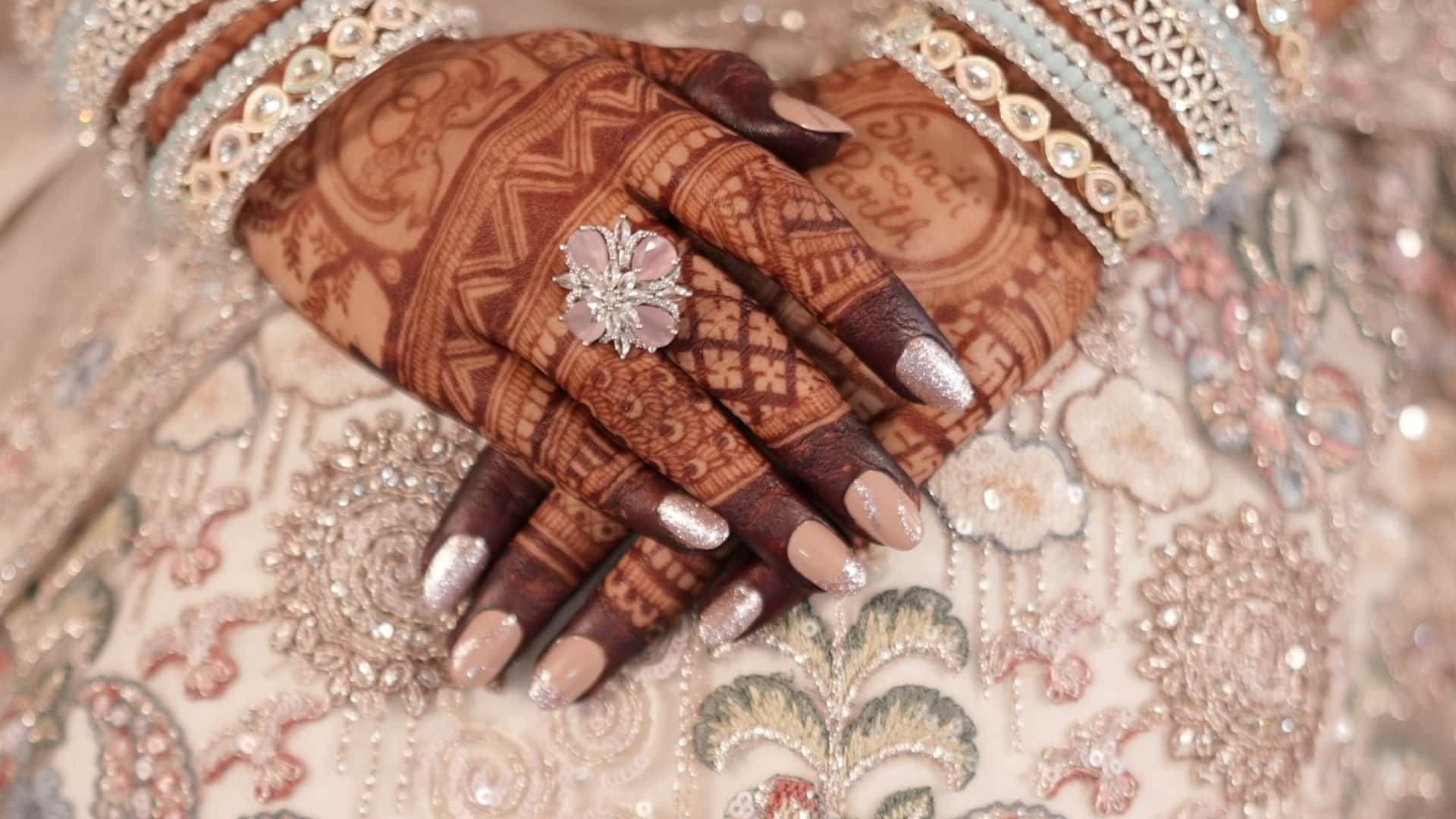 how many types of nail extensions are there in india