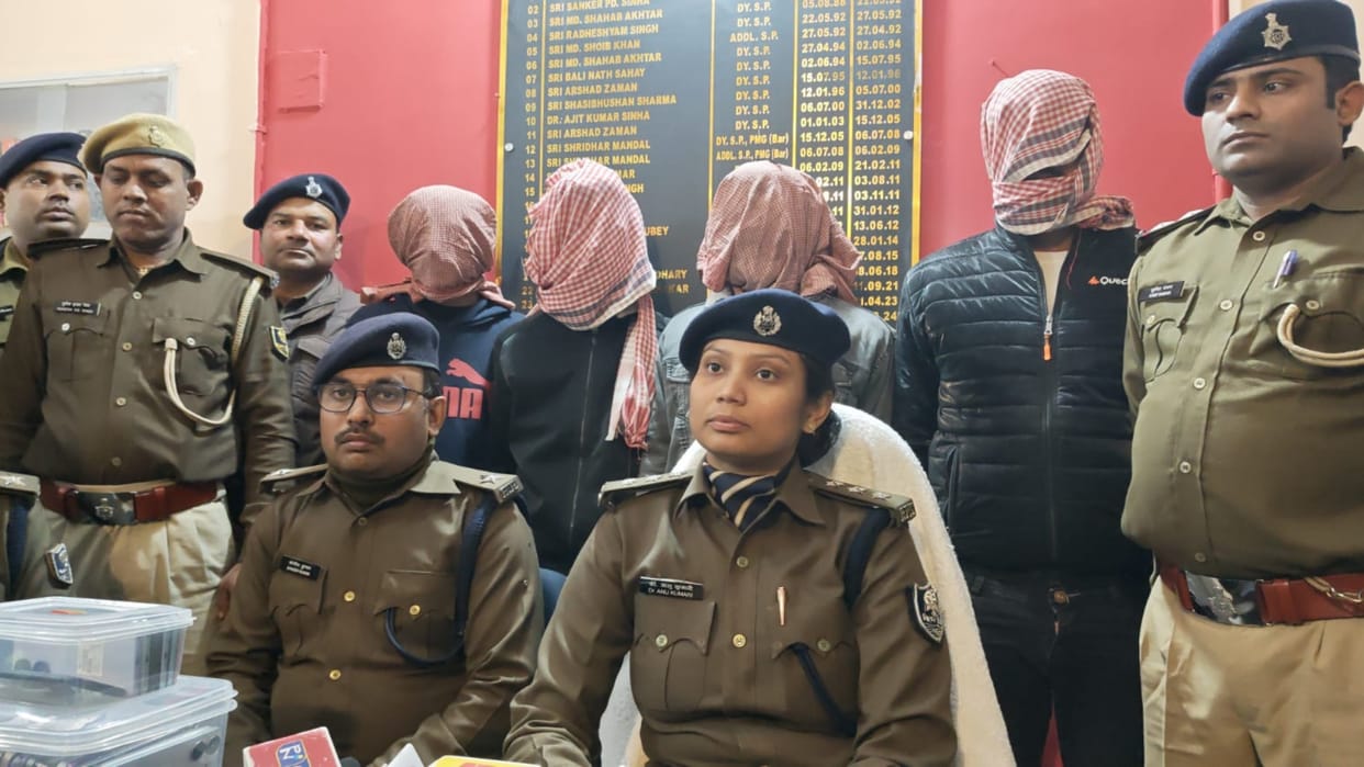Patna News: Governor's OSD driver's son turns out to be a mobile snatcher, 27 mobiles and two bikes recovered