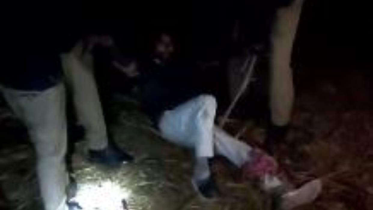 Police encounter with vicious thieves three arrested in Lakhimpur kheri