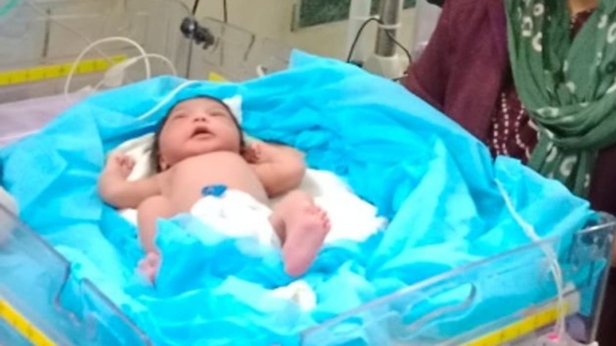 Churu News: Unmarried woman gives birth to a child, family refuses to adopt, Child Helpline team reaches