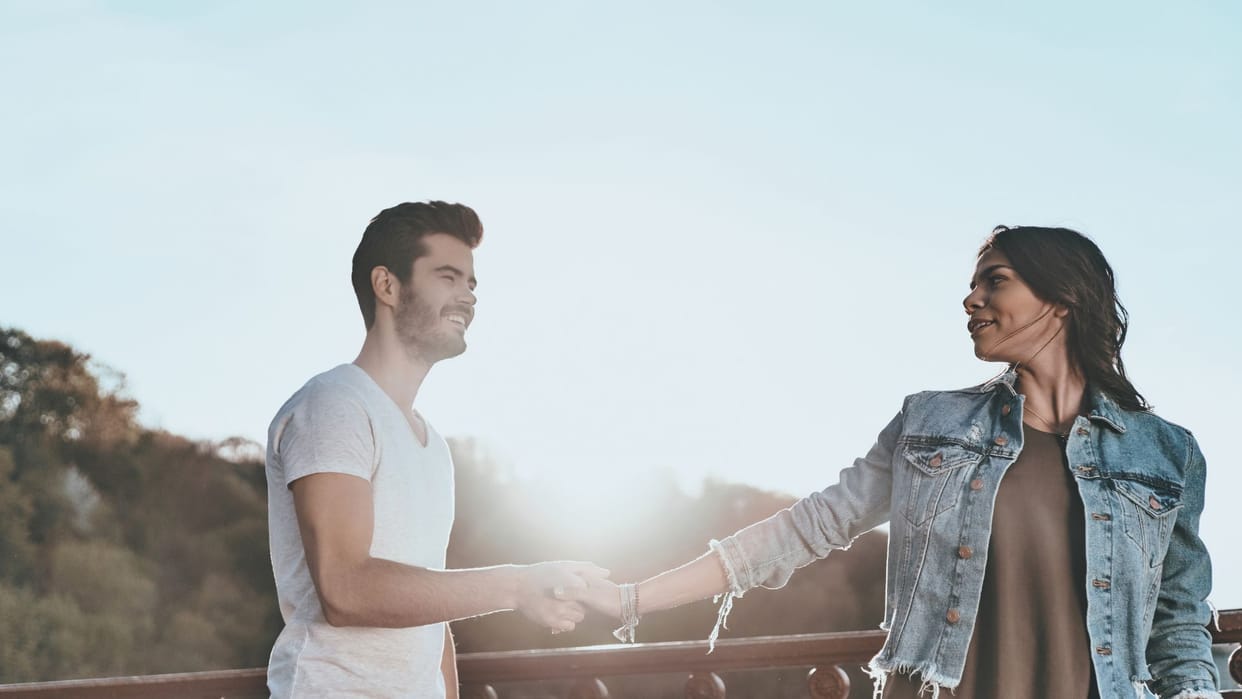 4 ways to keep the spark alive for couples in Relationship in hindi
