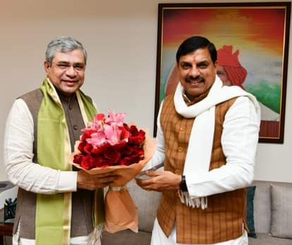 सीएम डॉ. यादव ने रेल मंत्री अश्विनी वैष्णव से मुलाकात की