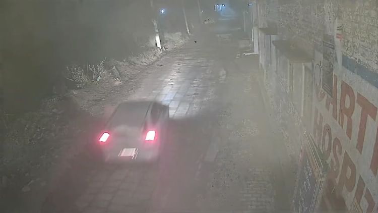 Panipat: महिलाओं और बेटियों के नाम लेकर अभद्र भाषा लिखे पर्चे गांव में डाले, सीसीटीवी में एक संदिग्ध कार आई