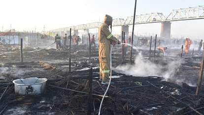 Maha Kumbh Fire News: Cylinder Blast in Prayagraj Mahakumbh  Mela Sector 19, Fire Tendors Reached Spot