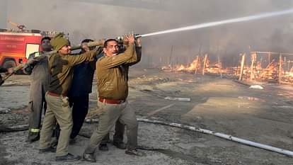 Maha Kumbh Fire News: Cylinder Blast in Prayagraj Mahakumbh  Mela Sector 19, Fire Tendors Reached Spot