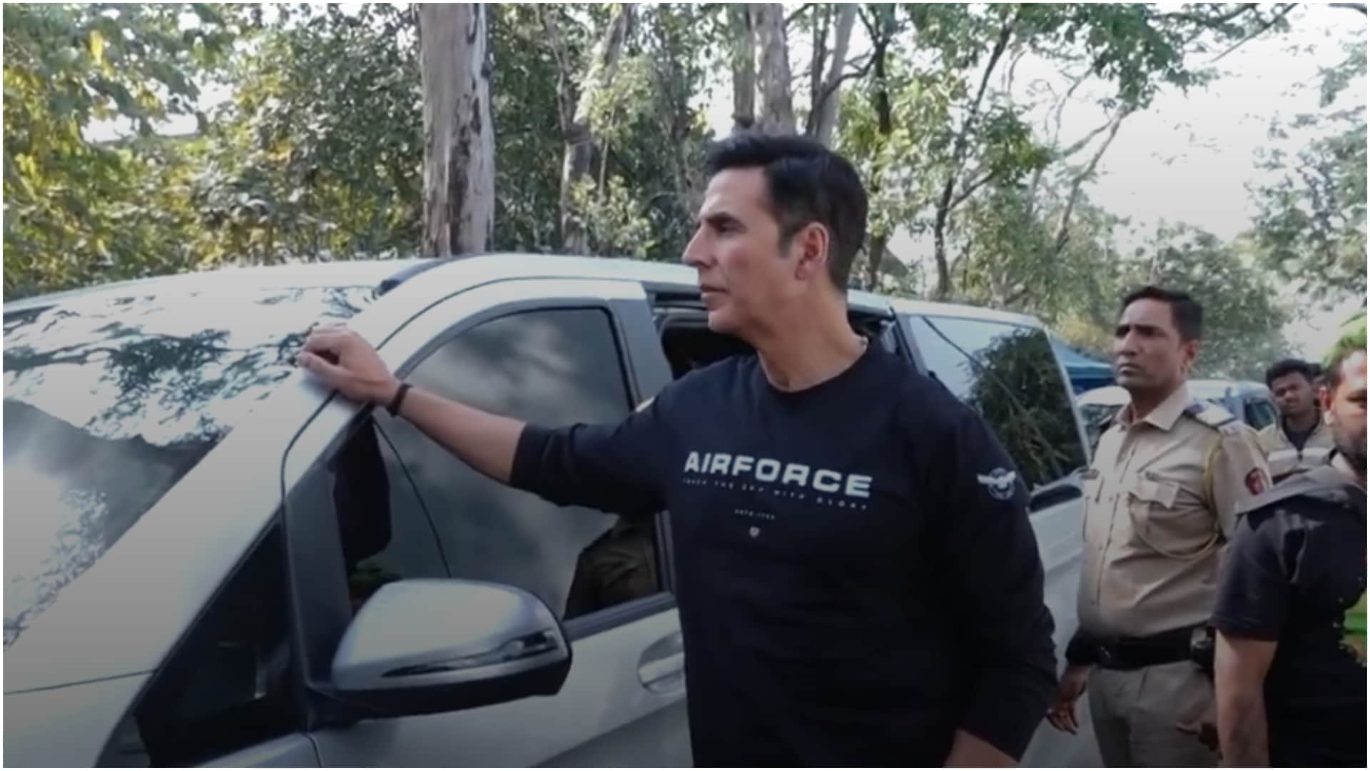 bigg boss 18 finale Akshay Kumar Leaves Without Sky Force promotion shooting Due To Salman Khan arrives late