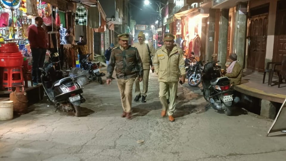 Amroha: Post of a young man with a pistol goes viral, teacher expresses threat... accused is on bail